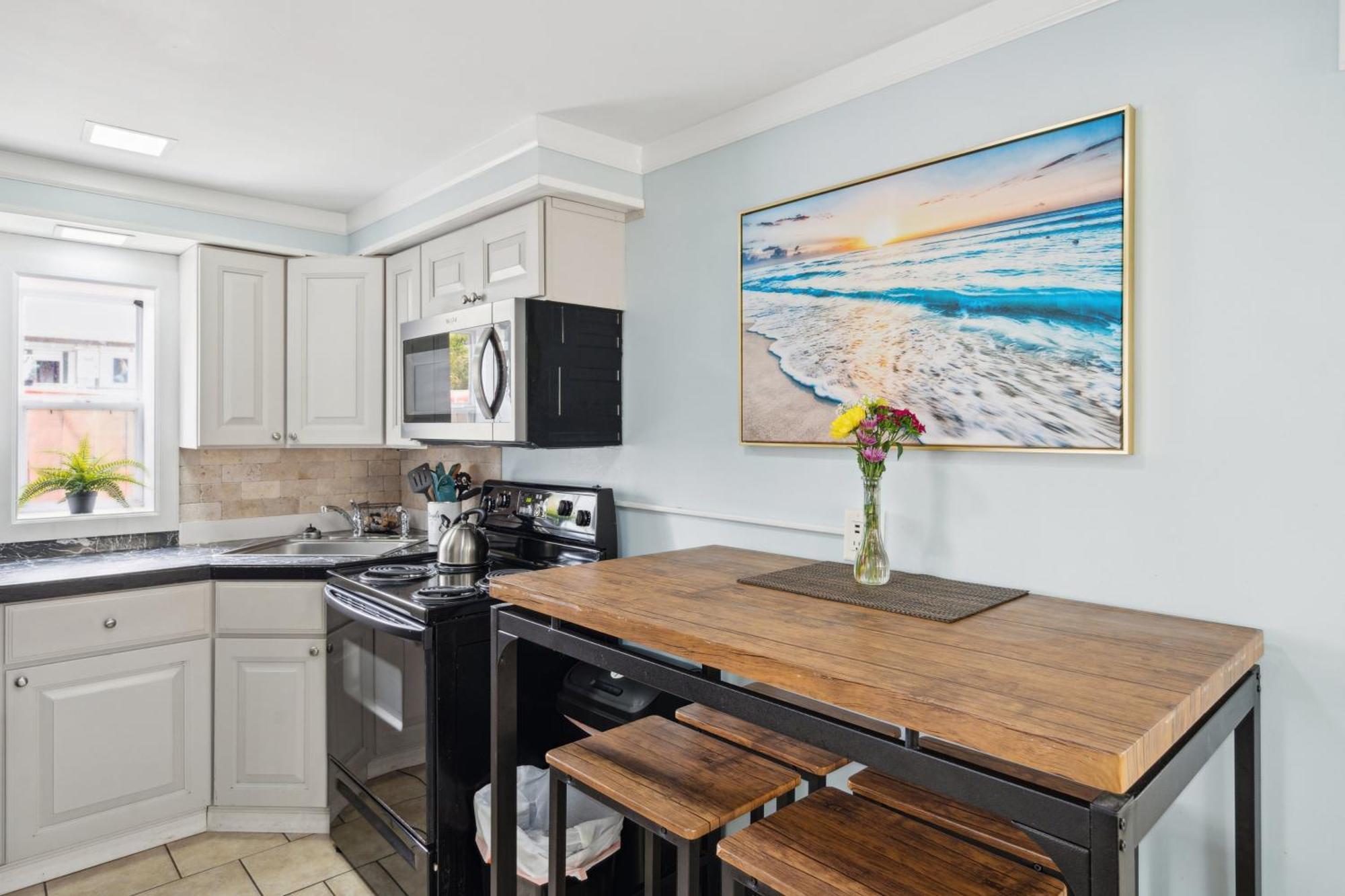 23 Center St - Sunny Side Down - Downstairs Apartment Folly Beach Extérieur photo